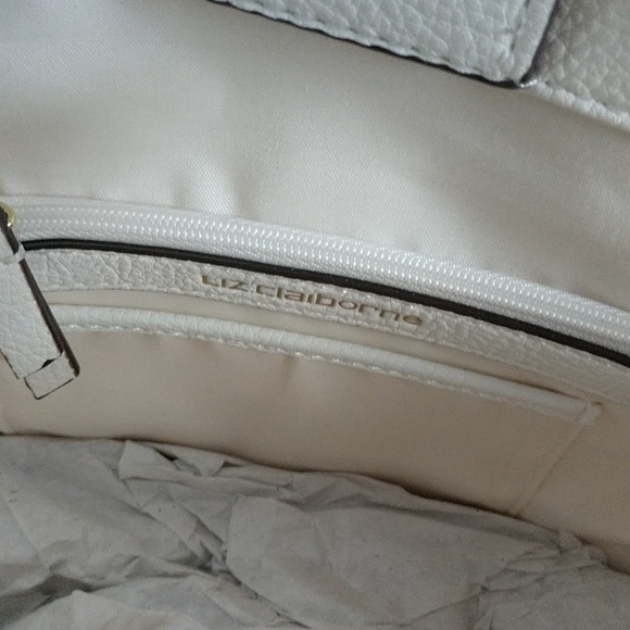 Liz Claiborne Summer Purse - Picture 5 of 6